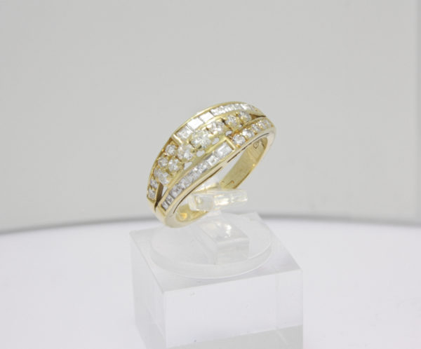 Gouden ring met diamant