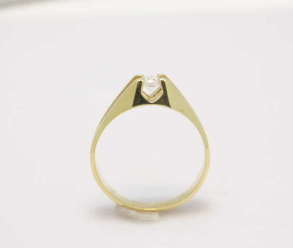 Gouden ring met diamant