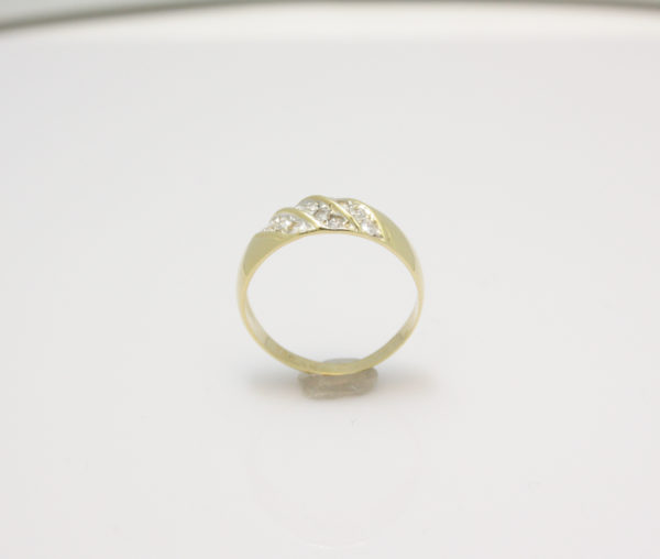 Gouden ring met zirkonia