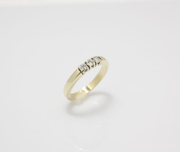 Gouden alliance ring met diamant