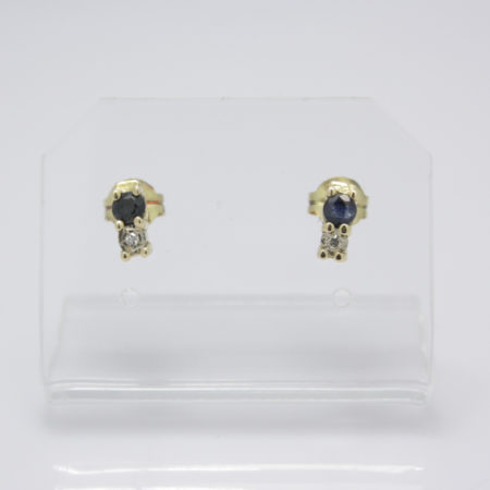 Gouden oorbellen met saffier en diamant
