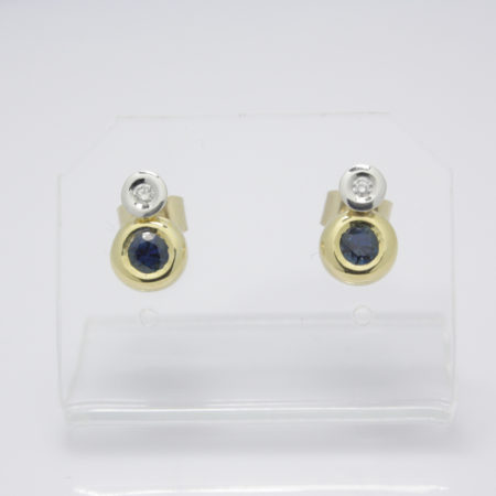 Bi-color gouden oorbellen met saffier en diamant