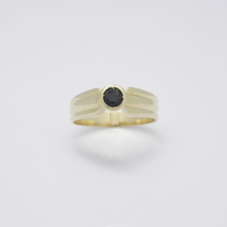 Gouden ring vintage solitair met saffier