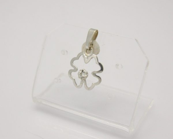 Wit gouden ketting en hanger klaverblad met diamant